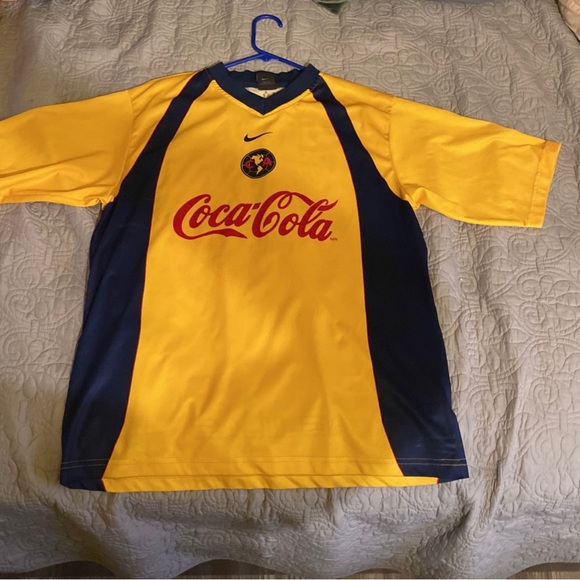 Club America signed jersey - Picture 2 of 4